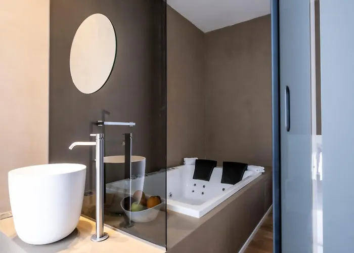King Room Spa Bath